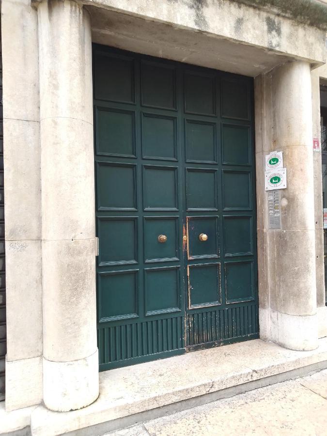 ורונה L'Opera Rooms מראה חיצוני תמונה